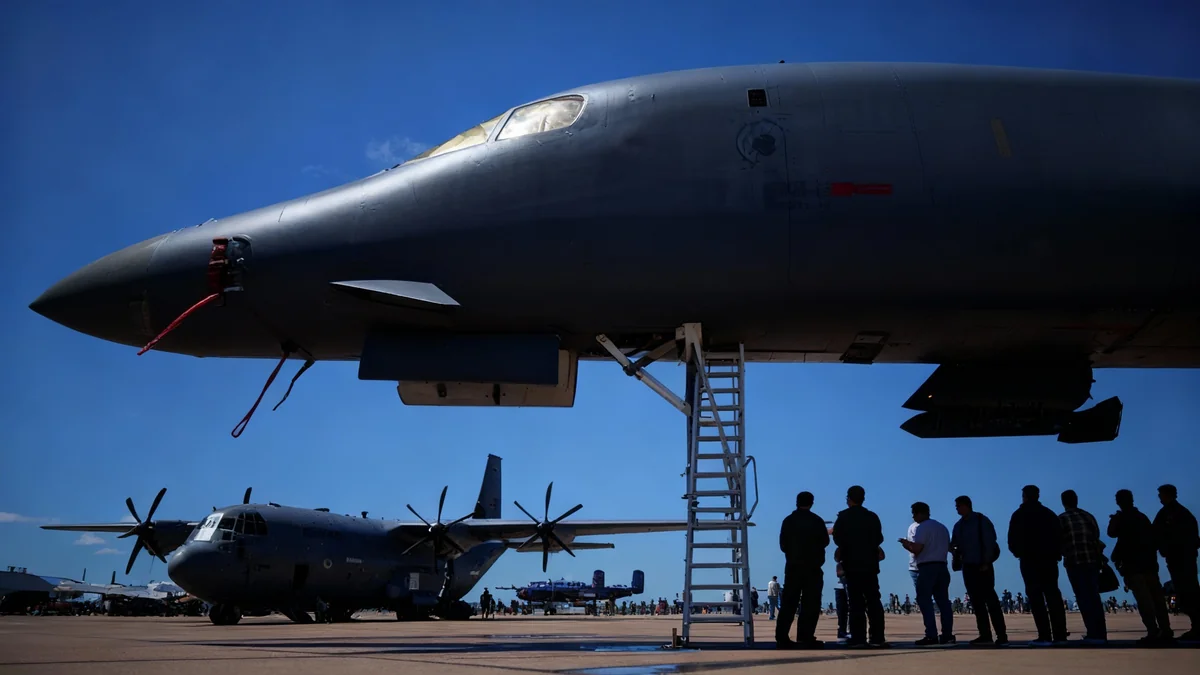 US B-1 Bombers Conduct Flight Near Venezuelan Airspace